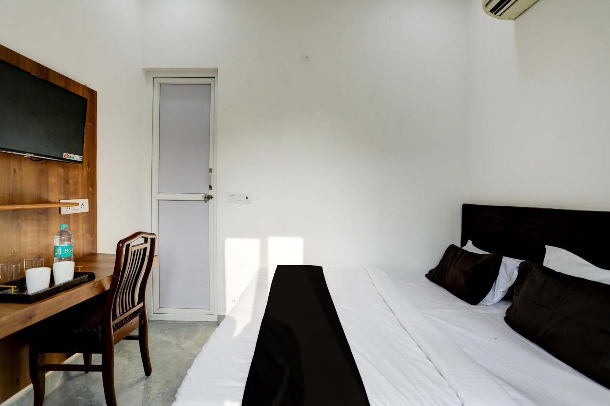 Play Rooms - Couple Friendly Delta II Greater Noida Exterior foto